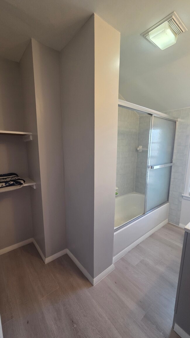 Building Photo - 247 School St