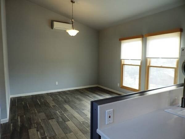 Building Photo - 442 Marshall Dr