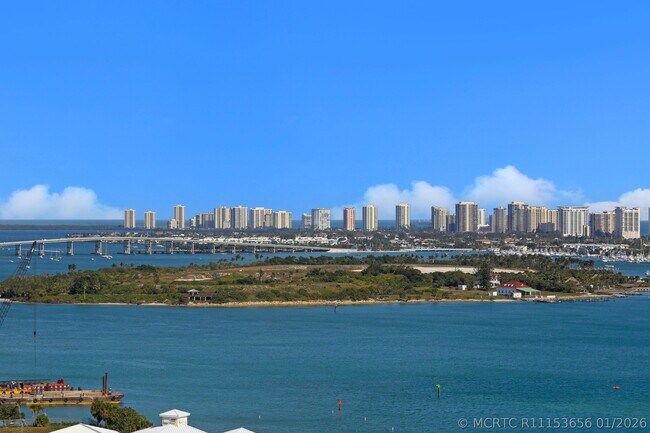 Building Photo - 5600 N Flagler Dr