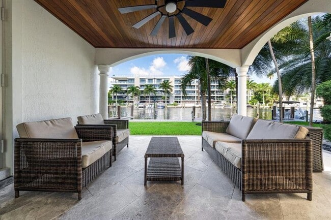 Building Photo - 61 Isle of Venice Dr