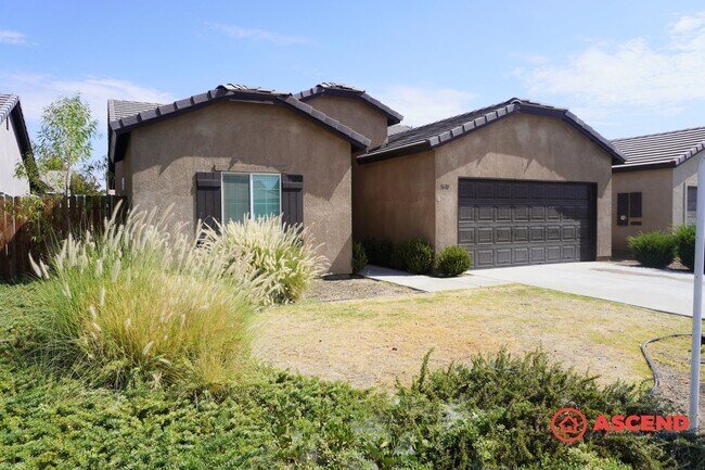 Primary Photo - Beautiful Home Located in the Southwest!