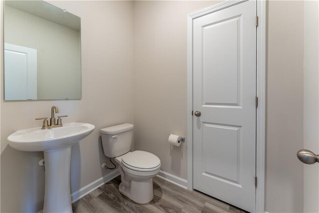 Building Photo - 4105 Oakwood Ter Ct