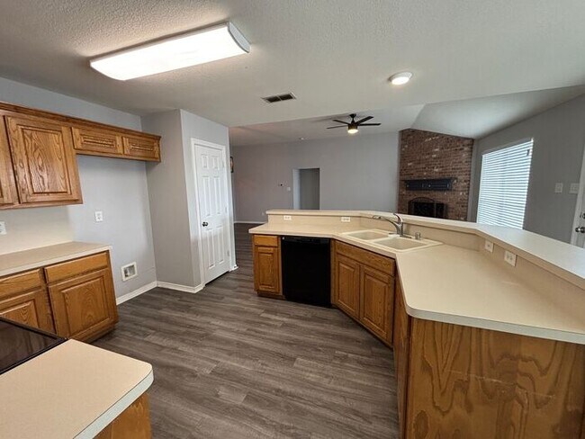 Building Photo - 112 Pepperbush Ln