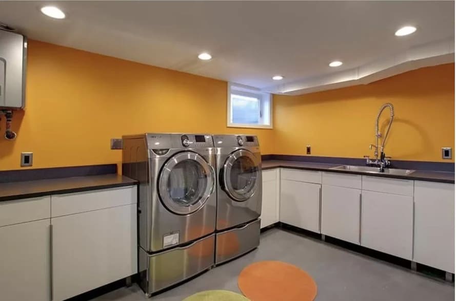 Building Photo - 3704 N Longview Ave