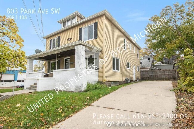 Building Photo - 803 Park St SW