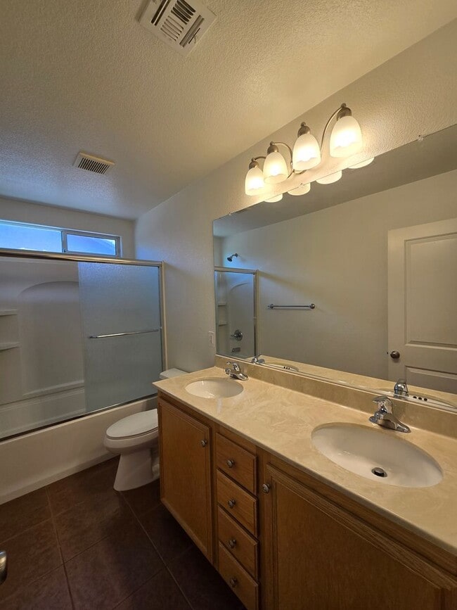 Building Photo - A Fabulous 3 Bedroom, 2 Bathroom  HOME IN ...