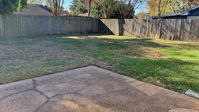 Building Photo - 6811 Winding Trace Dr