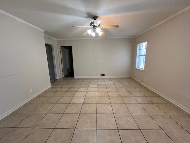 Building Photo - Renovated 4 Bedroom 2 Bath Home for Rent!