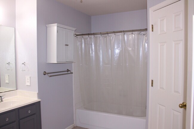 Building Photo - Open Floor Plan - Minutes to the Austin Airport