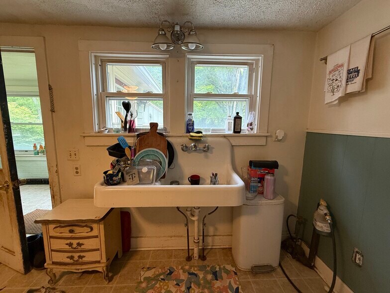 Building Photo - 2770 Slaterville Rd