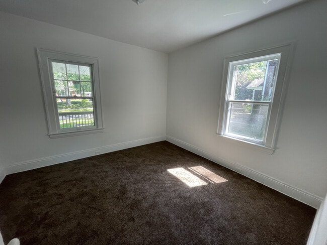 Bedroom 2 Pic 1 - 3416 E Scarborough Rd