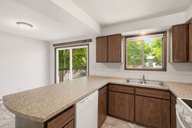 Building Photo - 2705 N Robie Ct