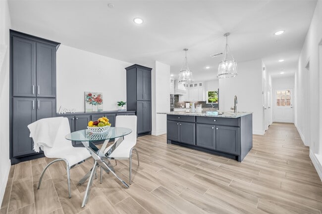 Building Photo - 11314 Williamsburg Dr