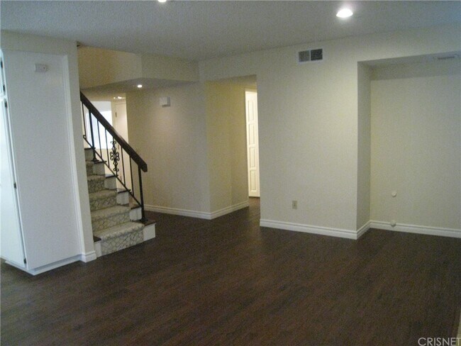 Building Photo - 3218 Tannencrest Dr