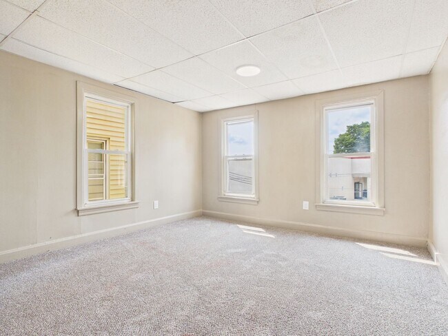 Building Photo - 4 Bedroom Single Family Home in Steelton
