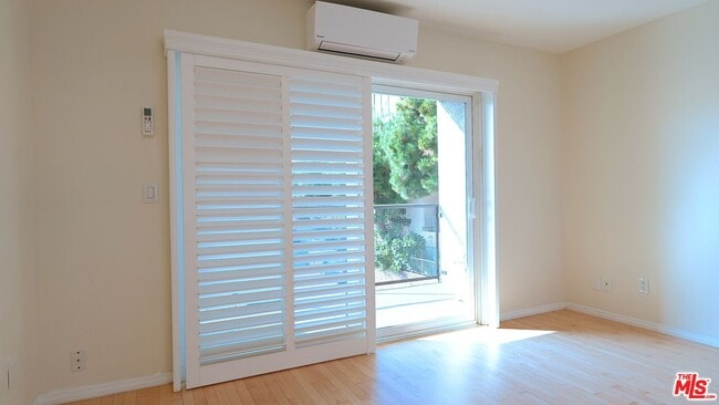 Building Photo - 9005 Cynthia St