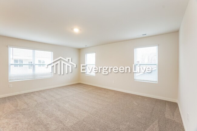 Building Photo - 880 Bur Oak Ct