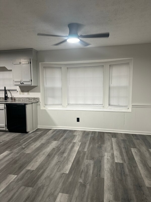 Building Photo - 849 Tall Deer Dr