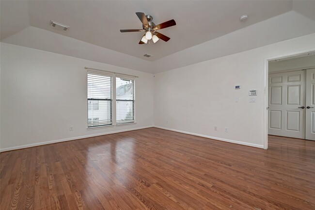 Building Photo - 5410 Rose St