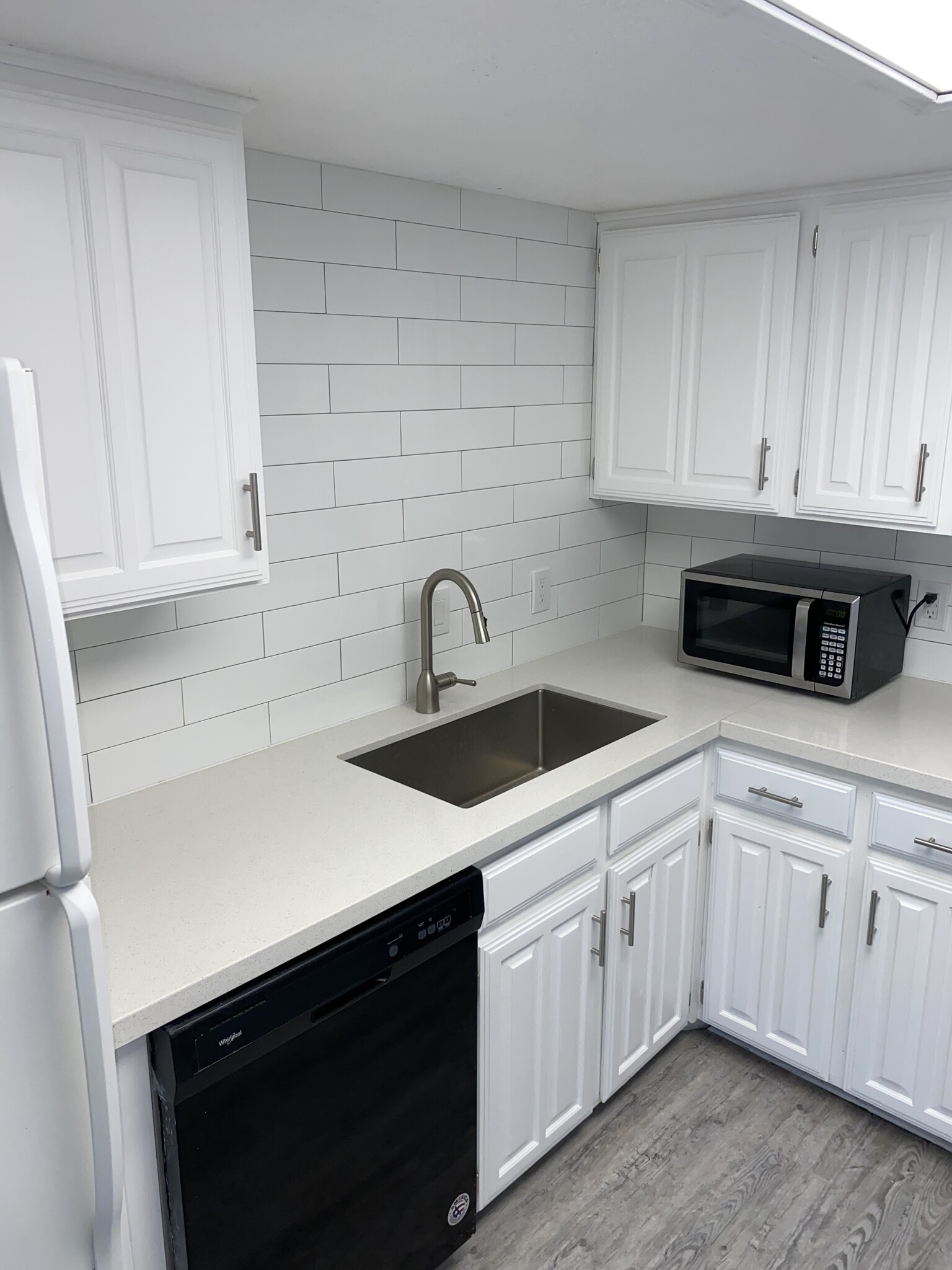 Building Photo - 311 Kings Way Dr