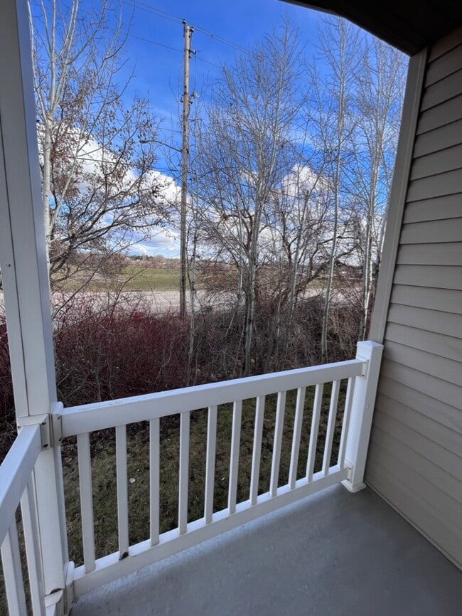 Building Photo - 515 Sawtooth St