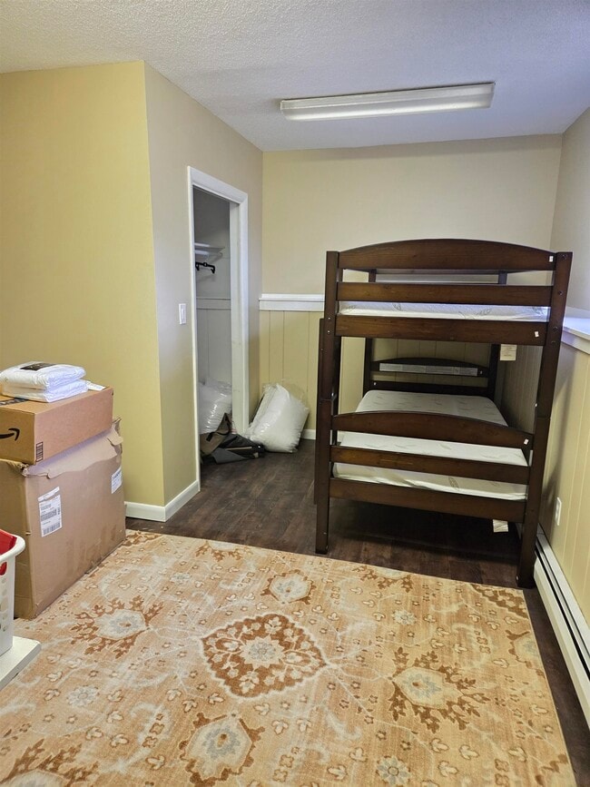 Building Photo - 15 Broomstick Ln