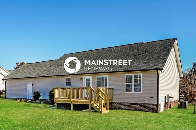 Building Photo - 3 Bedroom Pet-Friendly Home in SMITHFIELD, NC with Main Street Renewal