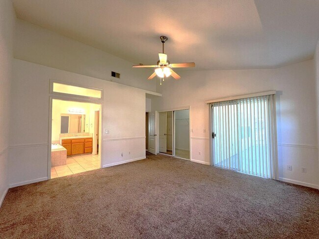 Building Photo - 4778 W Oswego Ave