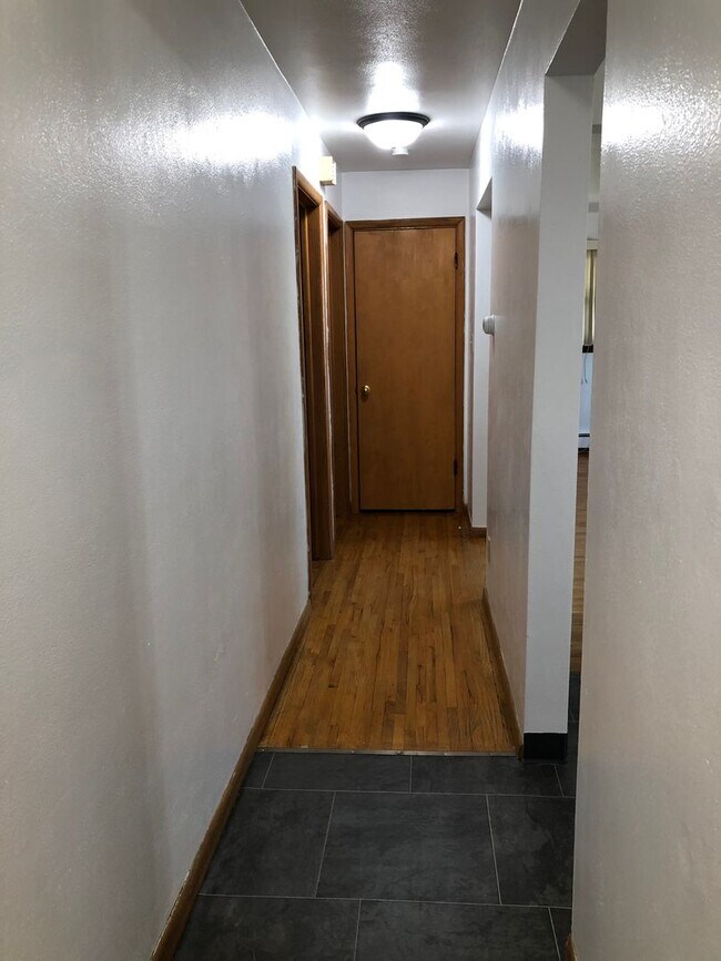 Building Photo - Park Apartments - 530