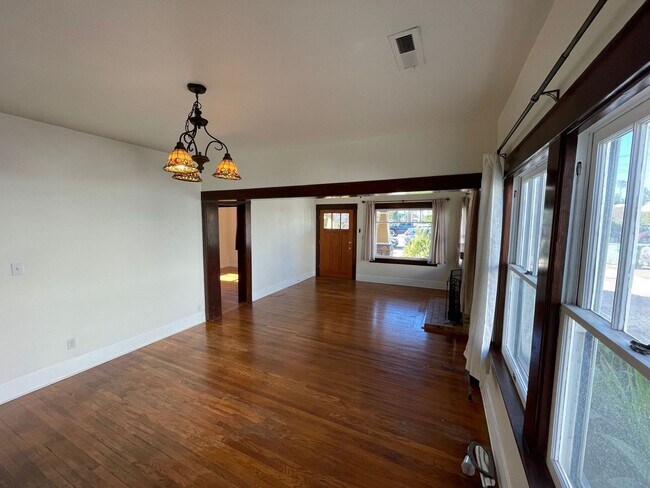 Building Photo - 4857 Kansas St