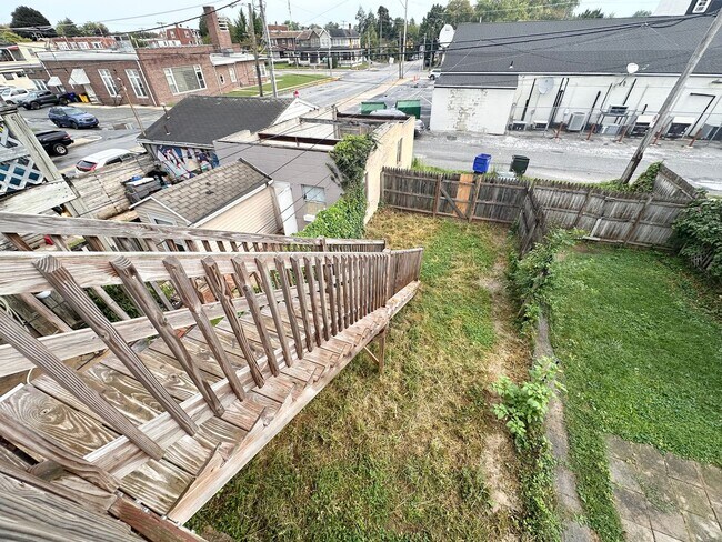 Building Photo - 627 N Hartley St