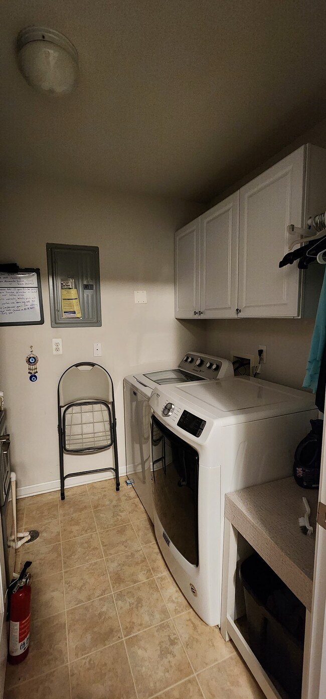 Building Photo - 7869 Ambassador Dr