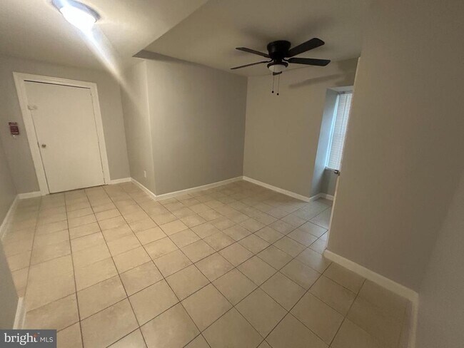 Building Photo - 531 Brinton St