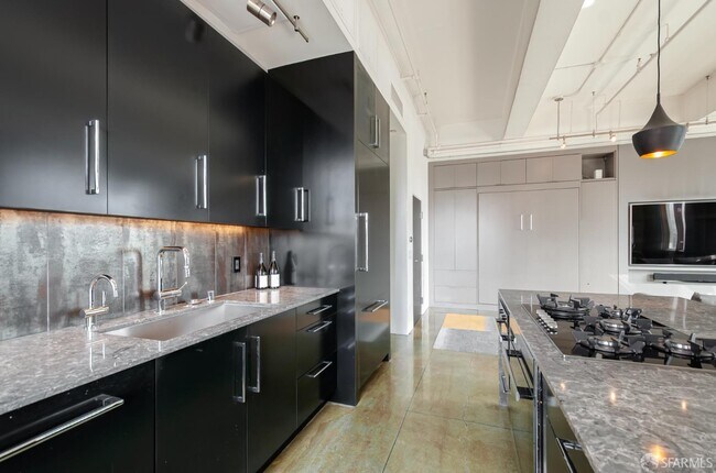 Building Photo - 2 Mint Plaza