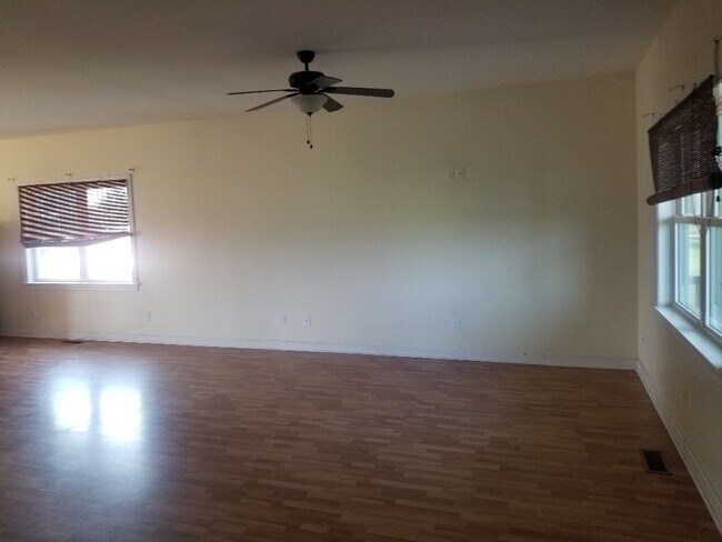 Building Photo - 416 True Vine Rd