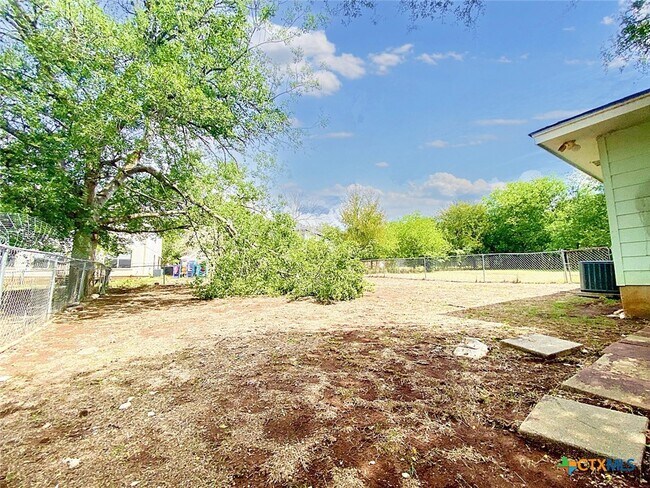 Building Photo - 109 Hughson Dr