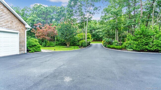 Building Photo - 151 Chardonnay Dr