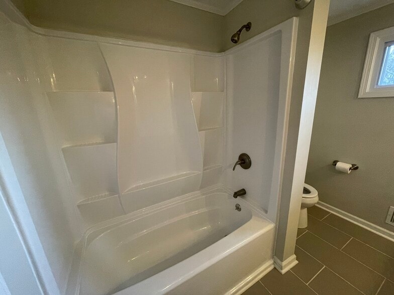 Master bath - 87 Shalimar Dr