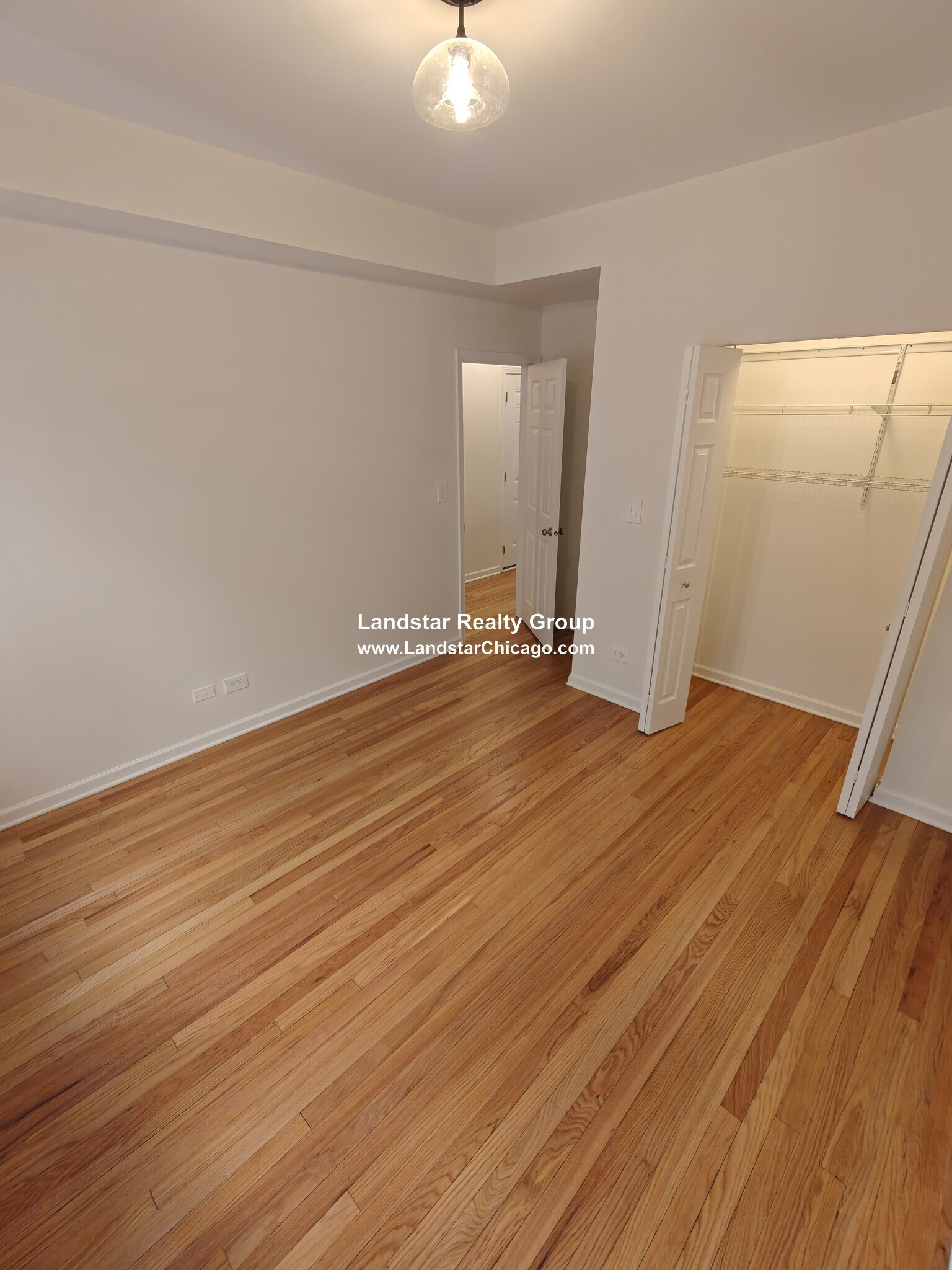 Building Photo - 4946 N Ridgeway Ave