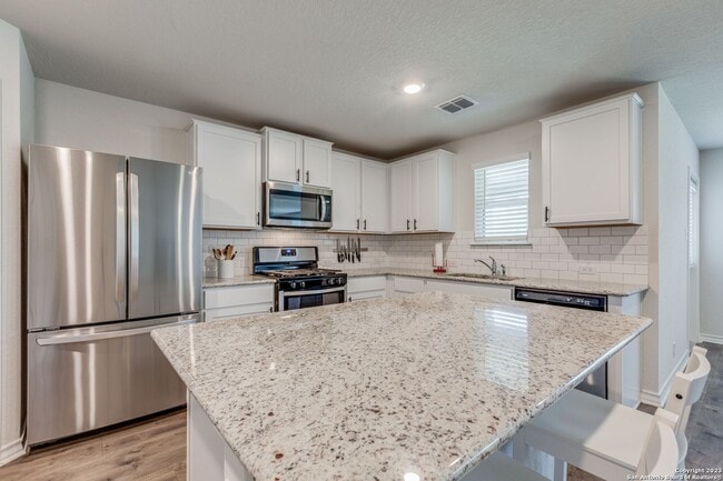 Building Photo - 9610 Baytown Coast