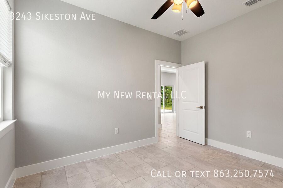 Building Photo - 3243 Sikeston Ave