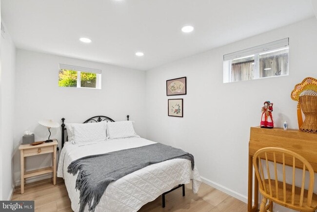 Building Photo - 5006 Flanders Ave