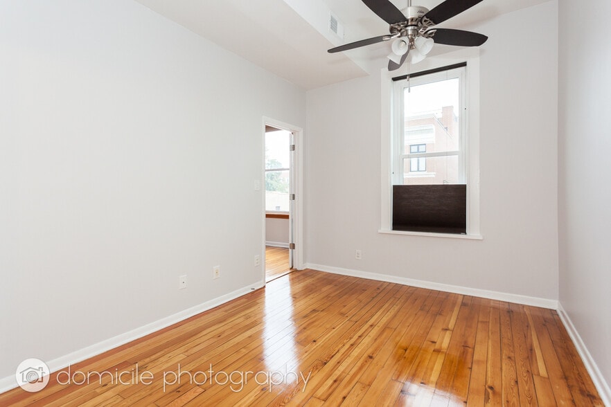 Building Photo - 2204 N Clybourn Ave