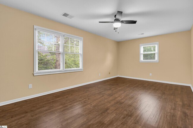 Building Photo - 125 River Way Dr