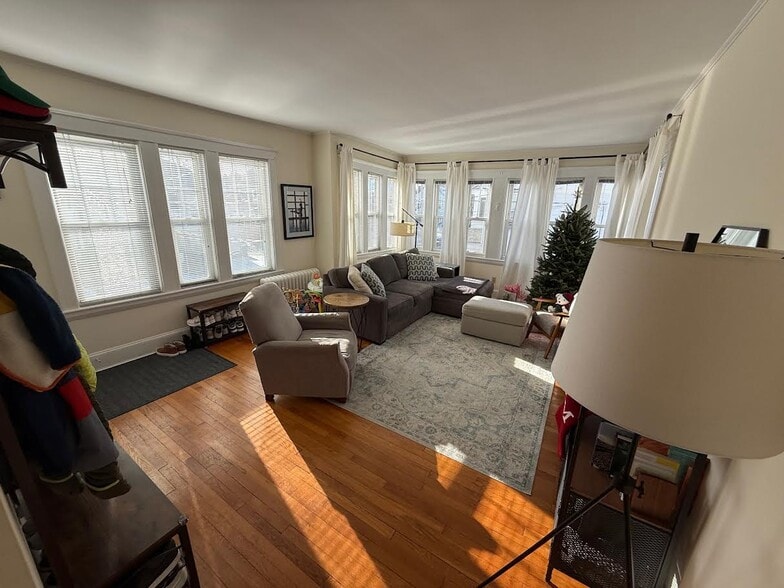 Building Photo - 7 Nottingham St