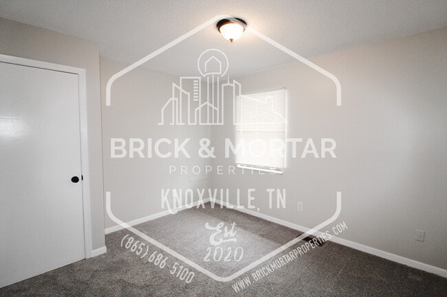 Building Photo - 2105 Belle Terra Rd