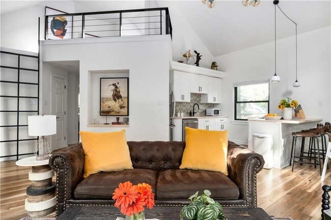 Building Photo - 119 Ashland Dr NE