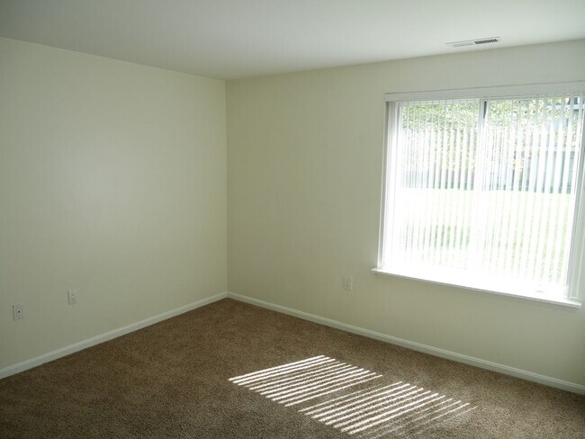 Building Photo - Your Home is Your Palace! Glen Burnie, MD