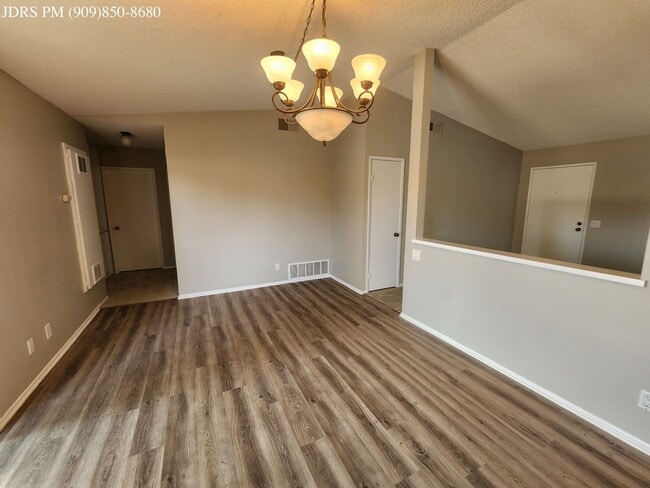 Building Photo - Riverside 4 bedroom Home