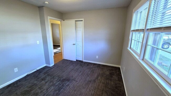 Building Photo - 3 Bedroom brick home downtown Wilmington